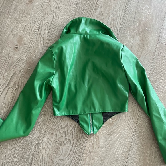 Green pant and blazer set - Picture 6 of 12